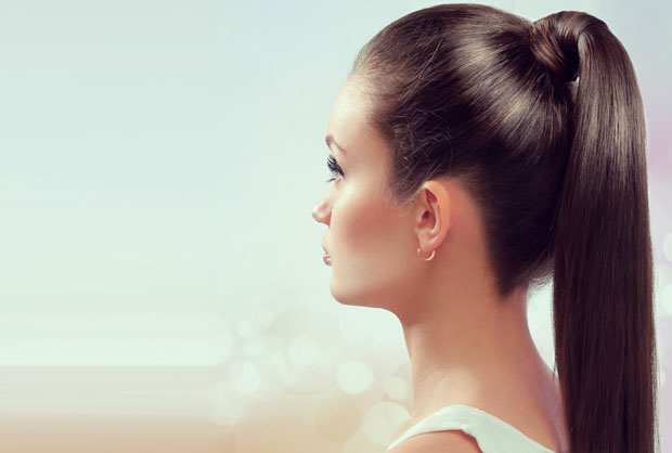 Неуролози коначно дали објашњење: Зашто нас боли глава када носимо коњски реп