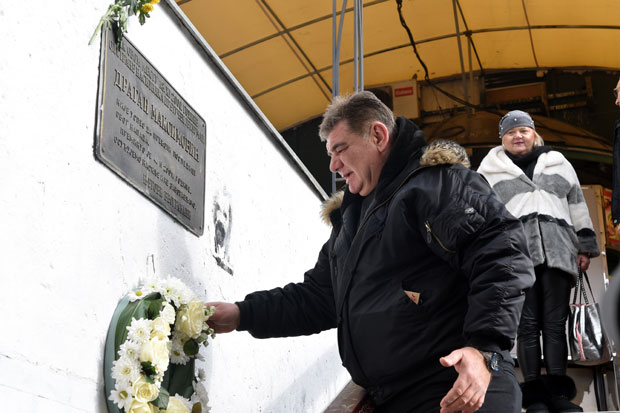 Цвеће за незаборав: Две деценије од трагичне смрти Драгана Максимовића Максе