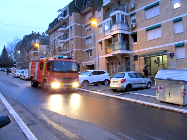 Старица се УГУШИЛА у стану пуном девиза, УНУКА ЈЕ ЗАКЉУЧАЛА И ОДНЕЛА КЉУЧ? Детаљи трагичне погибије Десанке М. (87) на Чукарици