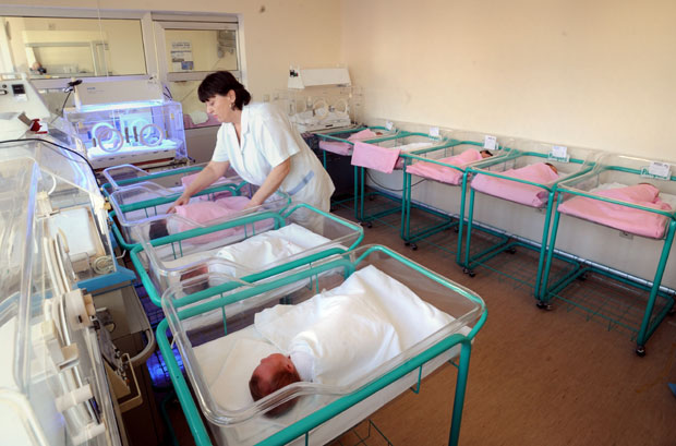 Суботица после 12 година дочекала Центар за вантелесну оплодњу: Да у Србију слеће више рода
