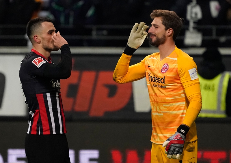 Маестрални Костић: Филип прво асистирао, а онда за мање од 60 секунди два пута затресао мрежу у петици Ајнтрахта