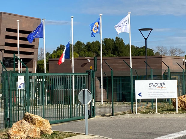 Играмо стони тенис, помало и кошарку и чекамо на шах. Ми Срби смо здрави, уби нас досада, а не вирус: Новости у Прованси, код карантина са евакуисанима из Кине (ФОТО/ВИДЕО)