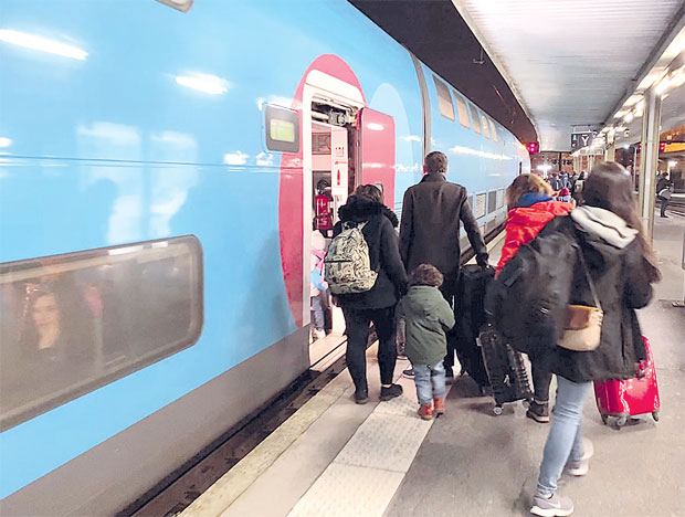 Време возова који лете шинама, терористичких напада и вируса корона: Када се страхови и брзине сливају у један вагон