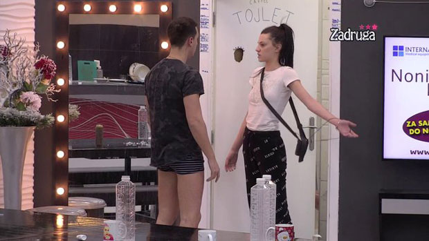 Немој да си безобразна. Што бисмо то радили кад смо раскинули: Тара спопадала Матеју, он јој одбрусио