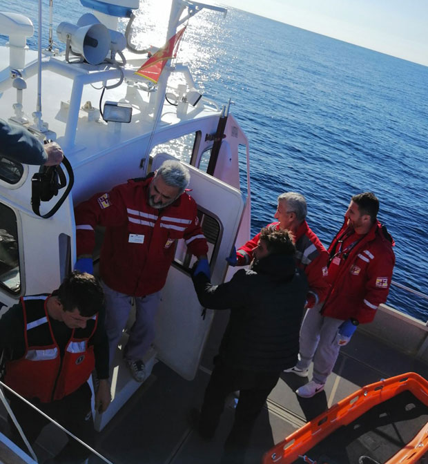 Рус спасен са отвореног мора: Позлило му током пловидбе на катамарану