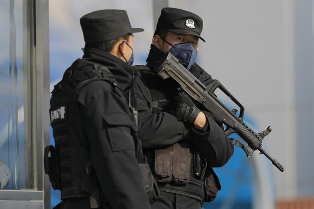 Упад полиције и војске у тржни центар на Тајланду, кренуло спасавање талаца 