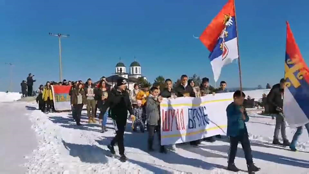 Тробојка стигла до Америке: Камионџије широм САД подржавају одбрану светиња у Црној Гори (ФОТО)