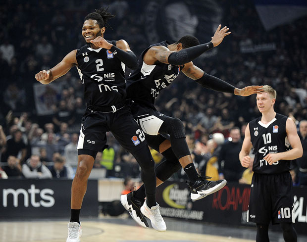 Партизан славио у дербију кола: Црно-бели срушили Будућност и осамили се на првом месту (ФОТО/ВИДЕО)