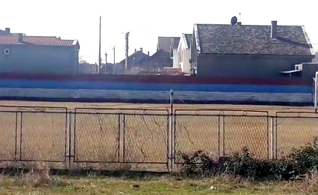 ФОТО: Осванула ГРАНДИОЗНА тробојка на стадиону у Подгорици и то пред носом комуналне полиције (ВИДЕО)