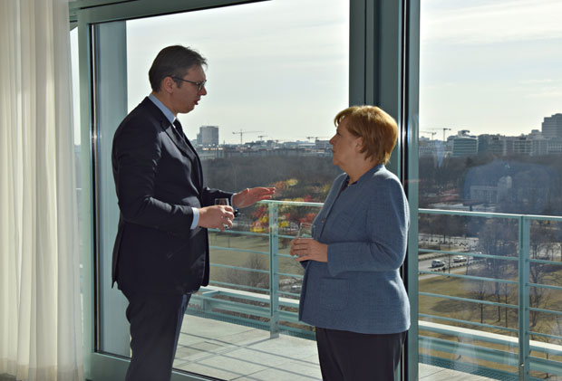 Ангела шири теме дијалога: Наставак разговора Вучића и Меркелове из Њујорка