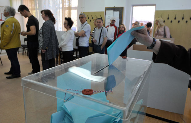 “Комби-партије” у “загрљају” газе праг: Нижи цензус прелазе и минорне политичке странке