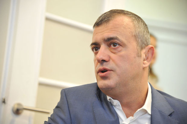 Сергеју Трифуновићу позлило на сцени, прекинута представа у Београдском драмском позоришту