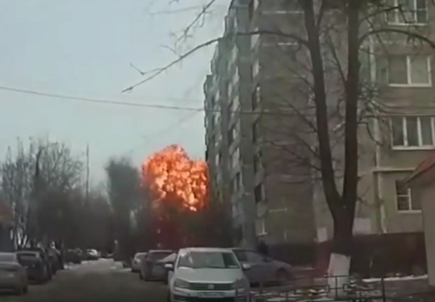 Возач снимио СТРАХОВИТУ ЕКСПЛОЗИЈУ: Без струје и грејања остало 24.000 људи (ВИДЕО)