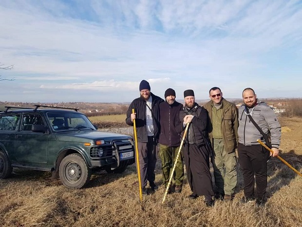 Отац Предраг се ПЕШИЦЕ запутио ка Острогу: Спремао се више од месец дана па кренуо из Велике Плане
