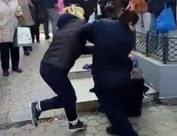 Због НОКАУТА полицајке подигнута оптужница против Садије: Ево колика јој казна затвора прети 