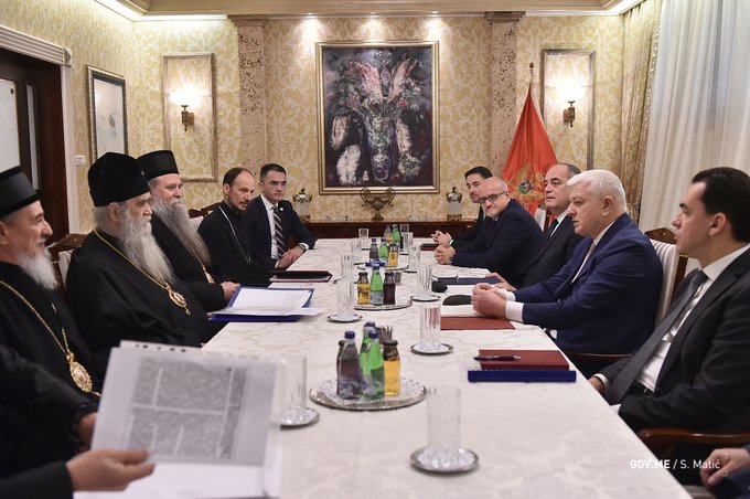 Саопштење Митрополије и Владе Црне Горе после састанка који је трајао пет сати: Црква остаје при ставу да се ЗАКОН МОРА МЕЊАТИ