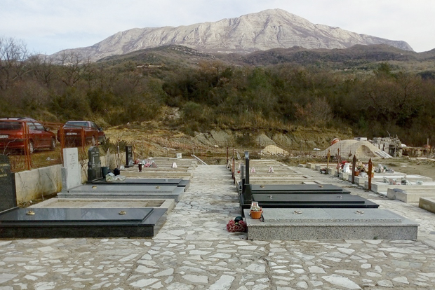 Гробље постало тесно: Последња гробно место продато пре СЕДАМ година!