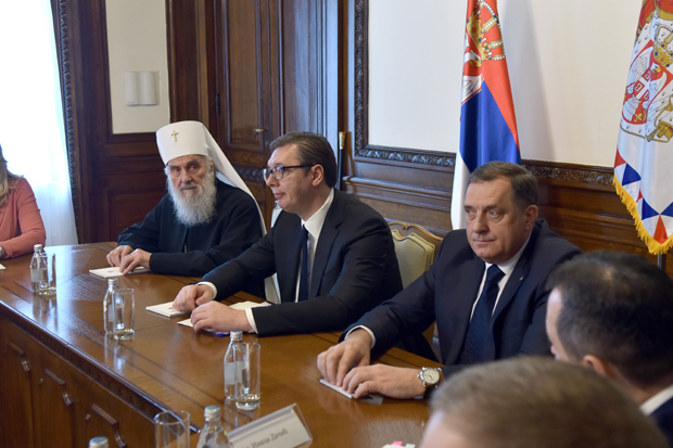 Патријарх и Вучић са Србима из региона: Jединство нам је сада најважније, Србија пред великим политичким искушењем кад је економски најснажнија (ФОТО)