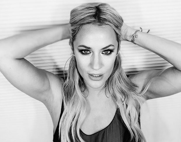 Фанови у шоку: Популарна водитељка ријалитија нађена мртва, Твитером круже теорије