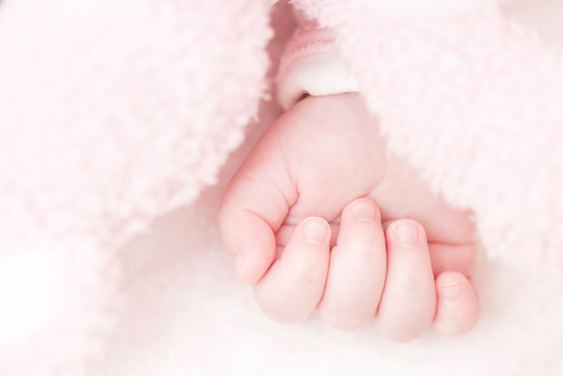 Хорор у Атини: Беба од 11 месеци силована, преминула у болници