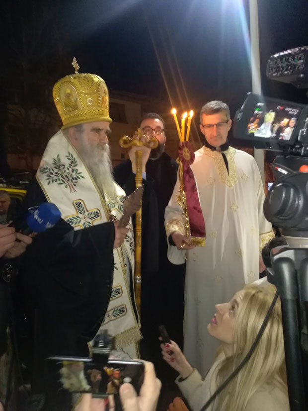 Ови који су доносили закон да га уклоне и спасу образ Црне Горе, Владе, председника: Митрополит Амфилохије се из Никшића обратио властима