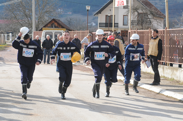 Рудари као маратонци: У варошици Ушће код Краљева одржана традиционална „Сретењска трка“ 