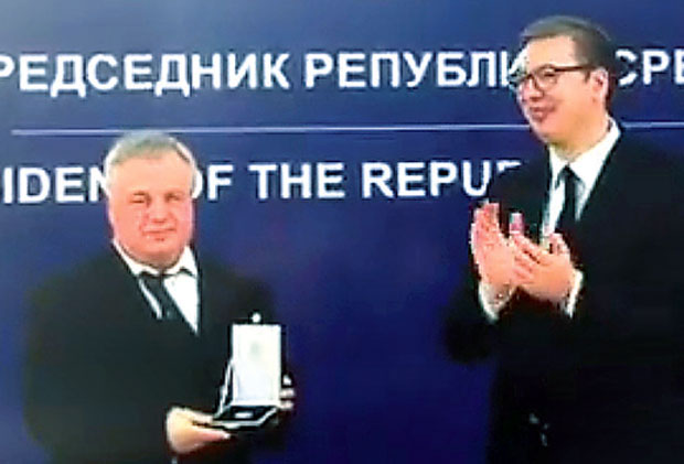 Једну земљу заволиш кад упознаш њене људе, поготово кад сте исте вере и менталитета: Почасни конзул Србије у Кефалонији почаствован Орденом српске заставе трећег степена