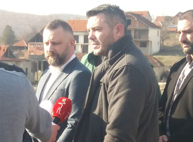 Далибор Јевтић најавио ПОМОЋ ПОРОДИЦИ МЕНКОВИЋ којој су локалне косовске власти порушиле кућу 