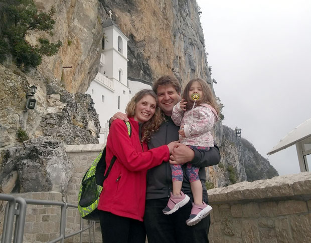 „Острог ми осветљава пут, за све се молим Светом Василију”: Ово је аргентински градоначелник који подржава протесте верника у Црној Гори