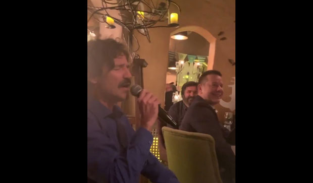 Владо Георгиев се опустио уз велики хит Ружо румена: Гаги пева, Барба ужива