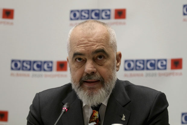 Албанци БЕСНИ, приштински медији у неверици: Десио још један скандал да је Косово представљено за столом са фуснотом, како то жели Србија