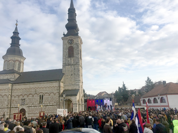 Подршка верујућој браћи у Црној Гори: Молебан у порти Цркве Пресвете Богородице у Сремској Каменици (ФОТО / ВИДЕО) 