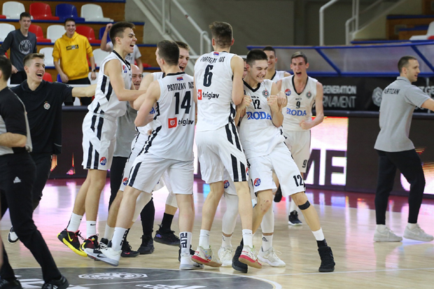 Партизан освојио турнир Евролиге: Црно-бели бољи од Париза и обезбедили пласман на завршни турнир