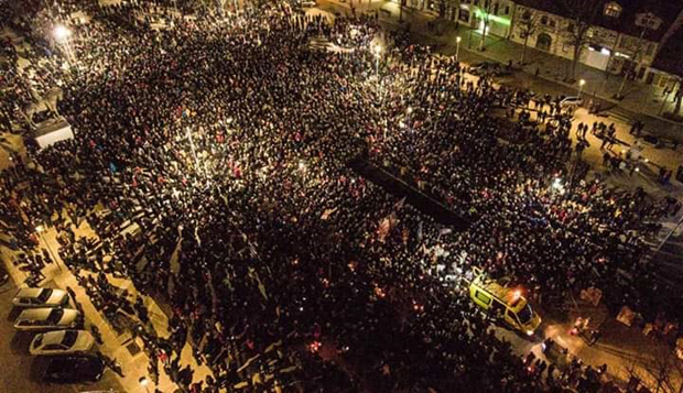 Запетљали се у сопственим неистинама: Иако у Котору није било литије полиција видела 800 верника