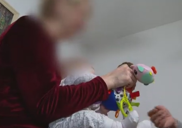 Супружници су свима рекли да је беба РОЂЕНА МРТВА. Бака није поверовала, сазнала је СТРАШНУ ИСТИНУ, а уследиле су и ПРЕТЊЕ СМРЋУ! (ФОТО+ВИДЕО)