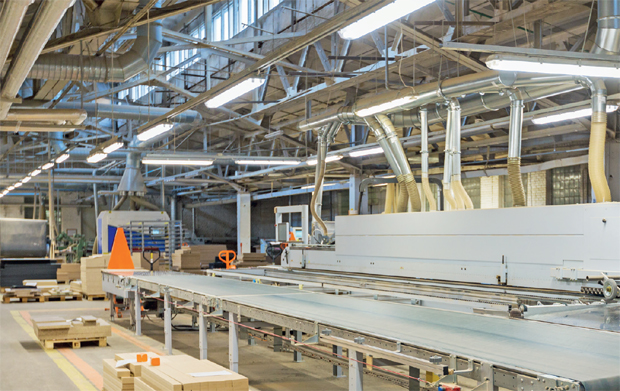 Позив привреди да искористи подршку: Држава наставља да подржава домаће компаније додељујући бесповратна средства и кредите