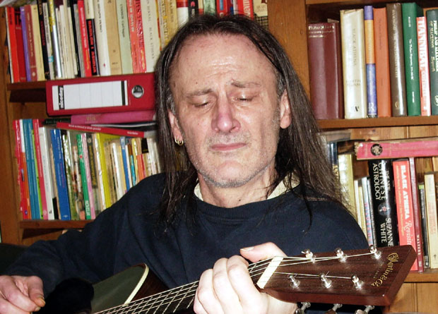 Два сата Азре: Збирка од 50 песама