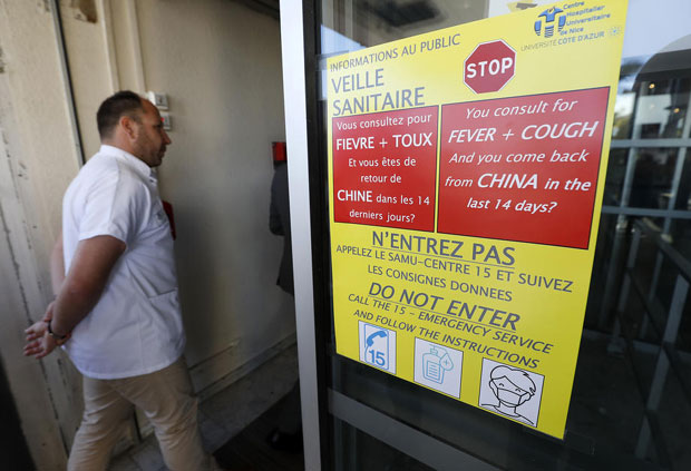 Француска пред епидемијом: Вирус из Вухана стигао у војну базу?