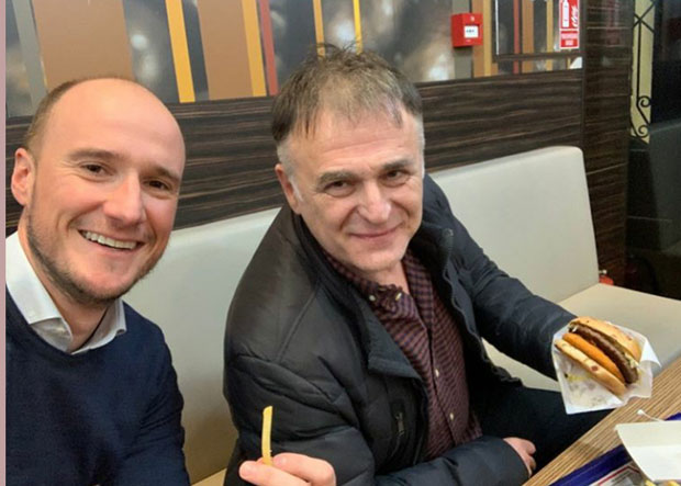 Шпијунка: За Балшу и Леку бургери у поноћ