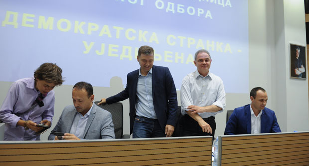 Хоће ли се чврсто држати бојкота: Демократе данас о Пауновићу