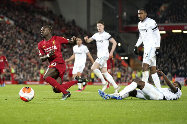 Корона вирус не одлаже мечеве у Премијер лиги - утакмице се настављају по распореду