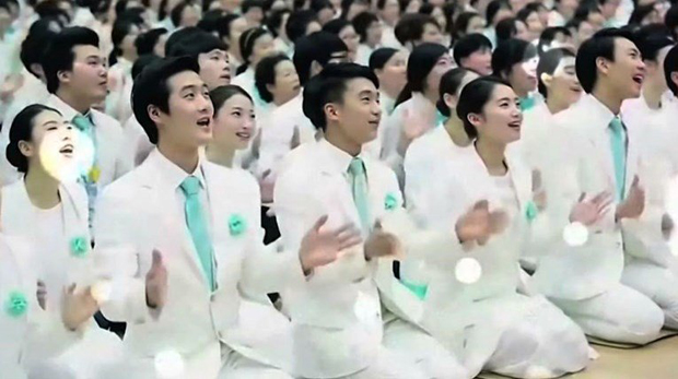 Заплет као из хорор филма: Корона хара сектом која верује да ће их вођа повести у рај, били у Вухану пре епидемије