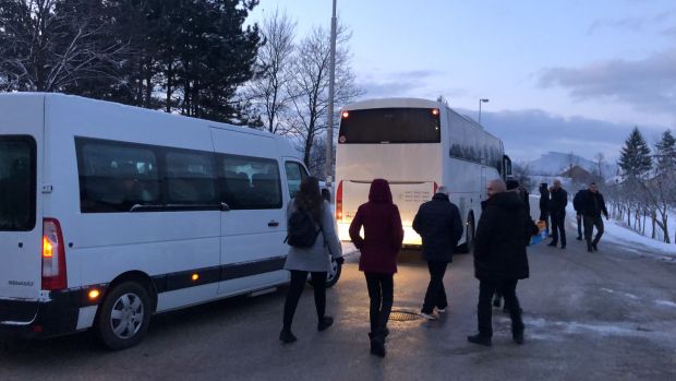 Цркву бране на све стране: Беранци у великом броју кренули на Светосимеонивску литију у Подгорици (ФОТО)