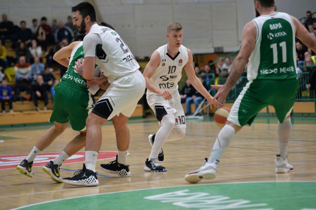 Партизан убедљив у Новом Месту, црно-белима прво место надохват руке