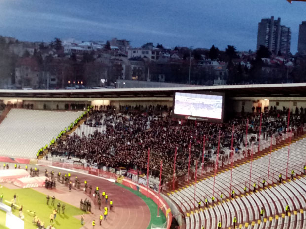 Нереди пред 162. вечити дерби: Туча на јужној трибини, летеле и столице