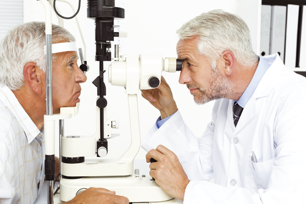 Од слабовидости до страха од потпуног слепила: Шта је катаракта и како се лечи