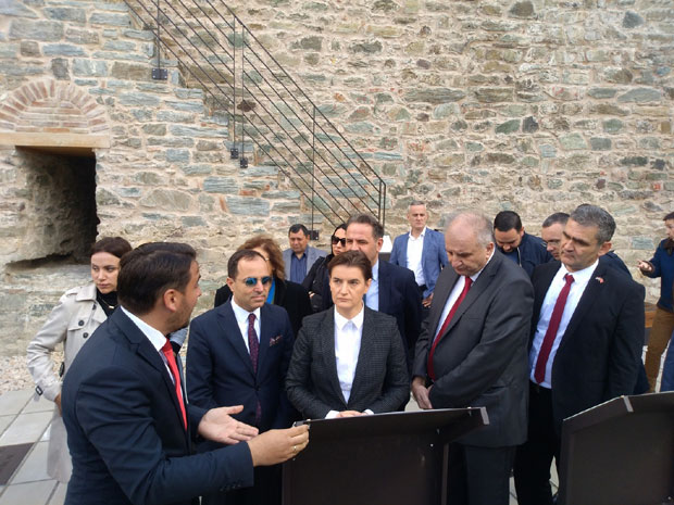 РАМ је нови туристички ХРАМ: Премијерка званично отворила тврђаву код Великог Градишта (ФОТО)