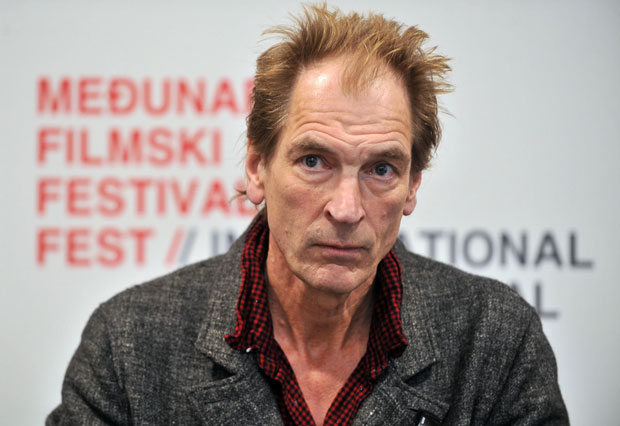 “Свет губи људско лице, побеђује аморалност”: Џулијан Сандс о филму Обојена птица