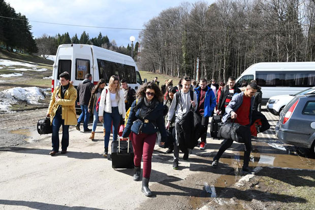 Најбољи ђаци из Грачанице на Гочу: Сањају мир и слободу