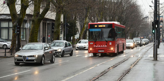 УКИДАЊЕ ЛИНИЈА шинских возила због реконструкције Савског трга прави додатне ГУЖВЕ: И Ласта уместо трамваја 